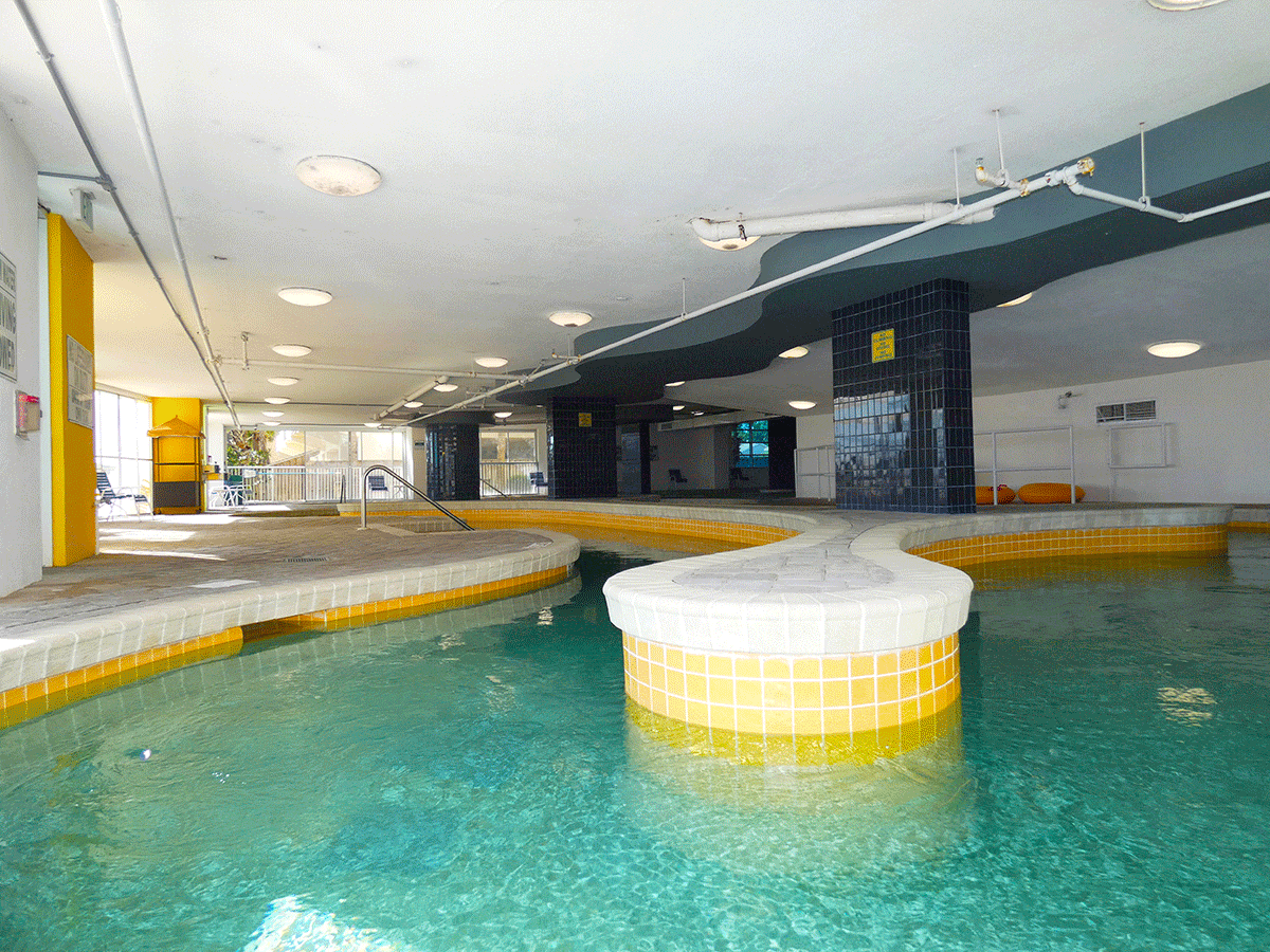 indoor-lazy-pool